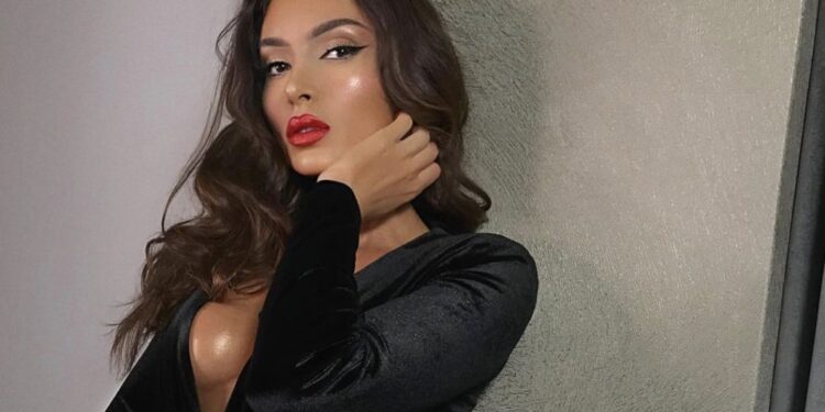 Nora Istrefi nuk e ndjen të ftohtit as në dimër, del në bikine