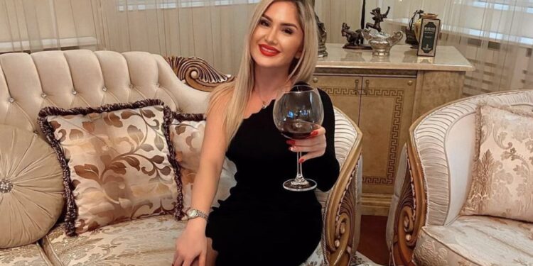 Sa bukur i rrinë flokët me gërsheta Engjit