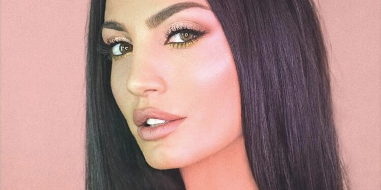 Genta Ismaili kokën më të madhe se i fejuari