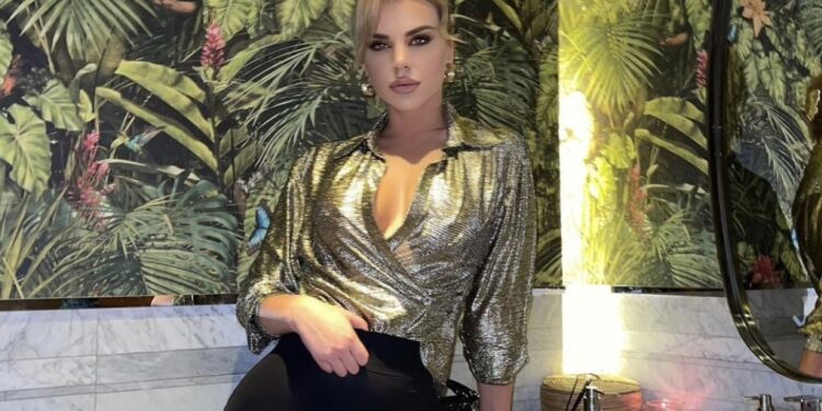 Ja si reagoi Kejvina pasi një komentues i tha se “vdesin arabët për biondina”