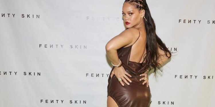 Duke vallzuar në të brendshme sensitive, Rihanna “tërbon” rrjetin