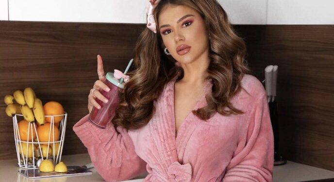 Dhurata Dora provokuse në foton e fundit