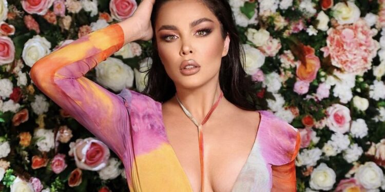 Françeska Jaçe provokon me të pasmet në shtrat