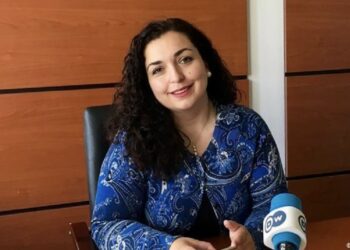 A po mendon të bëhet sërish nënë Vjosa Osmani?