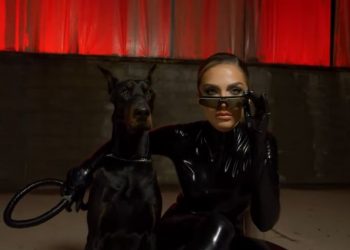 “Unë të desha, ti më përdore! Idiot!”! Triksa e bën “leckë” Donaldin në këngën e re