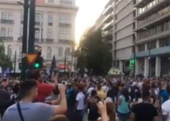 E keni parë çfarë po ndodh në Greqi? Po ne shqiptarët kur do ta bëjmë një gjë të tillë?