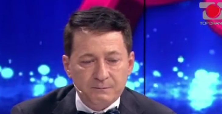 Mbani shamitë me vete, Arjan Konomi ia kërcet të qarës në Përputhen! Na “mallëngjeu” me atë që tregoi