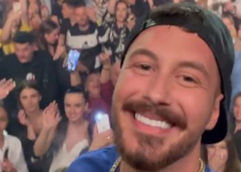 “Më mbyti malli”, Donaldit i ndodh e papritura me fansen në koncertin e fundit