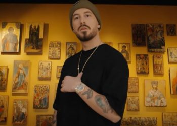 “Ma tha truri me të puth, tani po vuaj”, Donaldi i thotë të gjitha për Borën në këngën e re