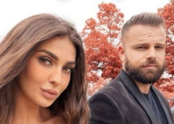 Vëllai i Triksës, Albani, e di që Bora dhe Donaldi janë rikthyer bashkë