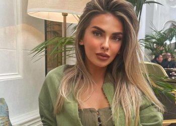 Pas zhgënjimit nga Donaldi, Beatrix i lutet Zotit dhe ka një kërkesë për të