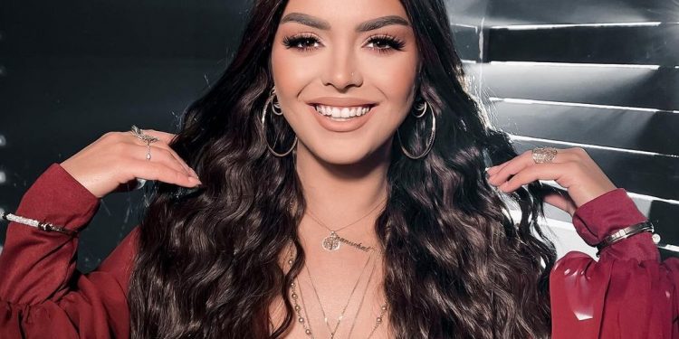 Fifi paralajmëron një këngë të re