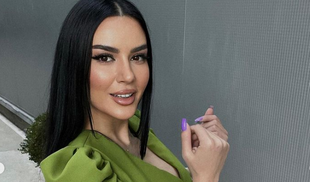 ‘Ju qofshi’, Bora Zemani pozon me robdeshambër dhe ujë e sapun