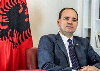 Vdes ish-presidenti i Shqipërisë, Bujar Nishani