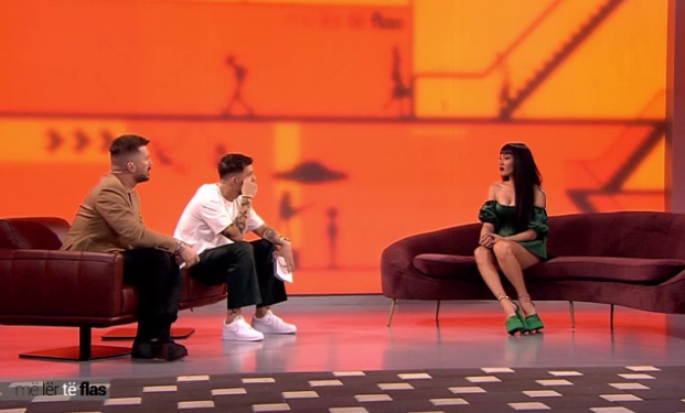 “Një ditë do martohesh me mua!” Donaldi i bën ‘këngë’ të re Borës, ku i shpreh gjithë dashurinë