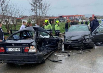 Tragjike: Një grua dhe një fëmijë 7 vjeç humbin jetën në aksidentin afër Drenasit