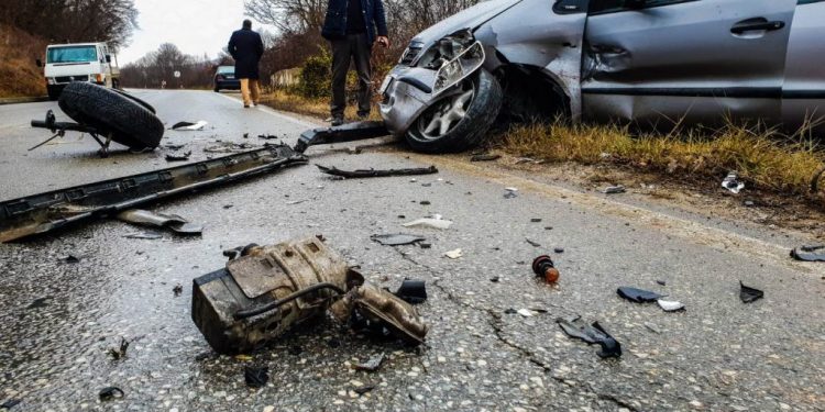 Aksident i rëndë në Shqipëri, vdesin dy turistë