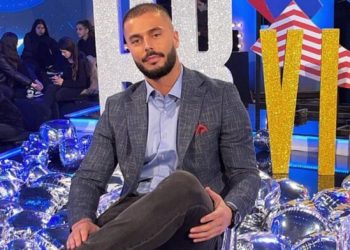 Nga kush u shoqëruar Granit Cana tek sfilata e Valdrin Sahitit?