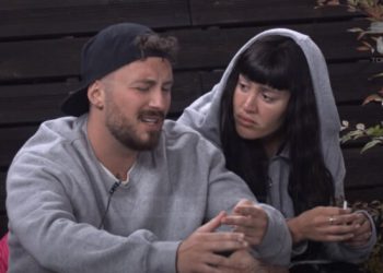 Donaldi këndon këngën e Semi Jaupajt në mes të programit