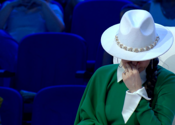 Shtanget këngëtarja e njohur shqiptare, përballet me të papriturën në mes të emisionit