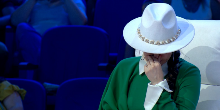 Shtanget këngëtarja e njohur shqiptare, përballet me të papriturën në mes të emisionit