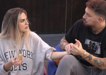 Donald Veshaj kopjon apo ironizon Beatrix Ramosaj?