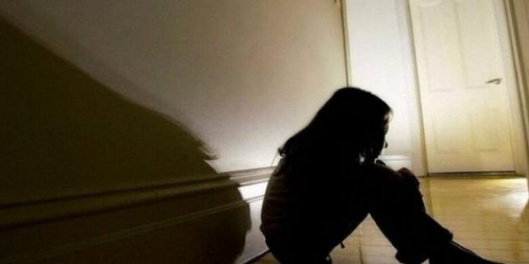 Tre të miturit, më pas Ekrem Rexhepi dhe në fund i pesti kryen aktin çnjerëzor të dhunimit të 11-vjeçares