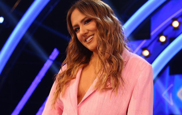 Pak ditë para ardhjes në jetë të vajzës, dalin fotot e Arbana Osmanit me barkun e rrumbullakosur, ja kush e shoqëron moderatoren