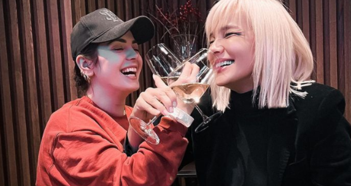 Monika e lut Fifin të flenë së bashku, këngëtaren nuk po e le i dashuri