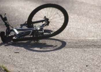 Vetura godet biçikletën, vdes pesëvjeçari në Mitrovicë