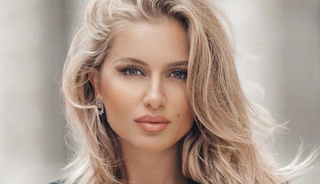 Fotoja që po “thyen rrjetin” pjesë e festivalit të filmit në Venecia, Beniada Nishani bën veprimin e papritur