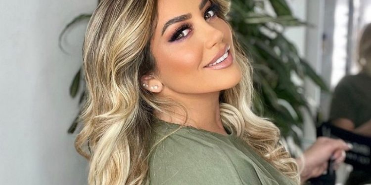 Pse nuk ka gjetur ende burrë? Arjola rendit kriteret që duhet të këtë partneri ideal