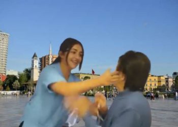 “Në azilin e Tiranës të moshuarit lidhen me zinxhirë, në Fier lihen pa bukë”, trondit me deklaratën Pirdeni