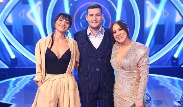 Zhaklin Lekatari tregon bisedën me Arbanën, si pranoi të jetë opinioniste e Big Brother VIP