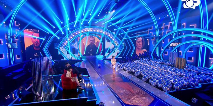 “Nuk dua ta them tani”/ Çfarë ka Olta me Zhaklinën? Ronaldo e shigjeton: Para se të jesh artiste, duhet të jesh njeri!!