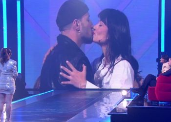 Kristi dhe opinionistja Zhaklina në një lidhje? Del fotoja duke u puthur