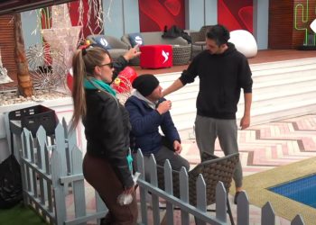 “Ty s’të kursej fare, të ha me dhëmbë”! Amos kapet dhe me Luizin: Dy kafshata të kam!