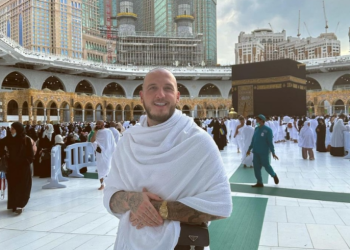 Prej ditësh në Medinë, Mozzik i dërgon letër Loredanës nga vendi i shenjtë