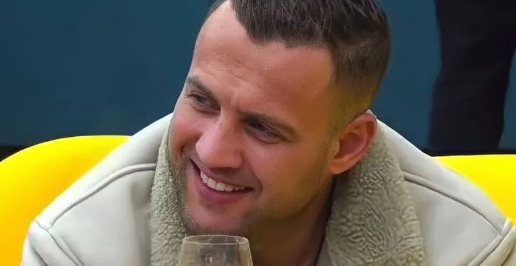 Një helikopter dhe 10 parashuta, surpriza e rradhës për Luiz Ejllin kalon në tjetër nivel!