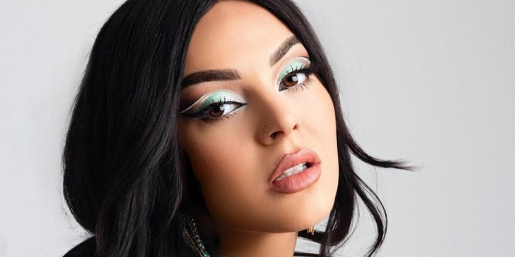 Fifi publikon foton e parë me barkun e rrumbullakosur dhe na bëri sytë zemra