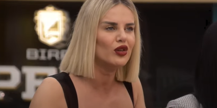 “Cop mishi me dy sy, krimb i vogël, burracak”, Kejvina the Luizi përplasen ashpër