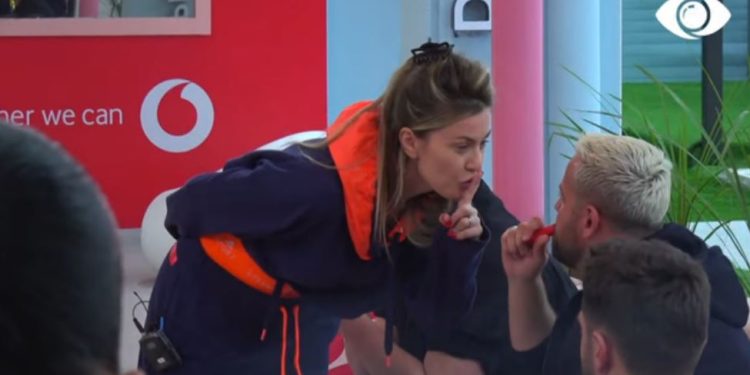 ‘Po të sheh burri, po e kruan shumë’! Thellohet sherri mes Oltës dhe Luizit