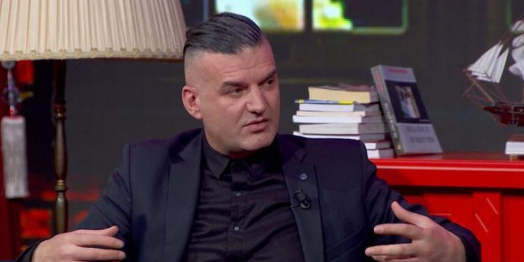 Bledi Mane thyen rregullin kryesor në “BBVA”, i jep informacione nga jashtë Oltës