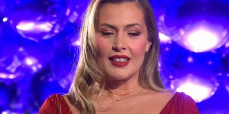 “Di shumë gjëra për ty”/ Gazetarja i kthehet Olta Gixharit: Zoti nuk u kursye aspak për ty “zonjë”, përse shkelmon kaq rëndshëm?!