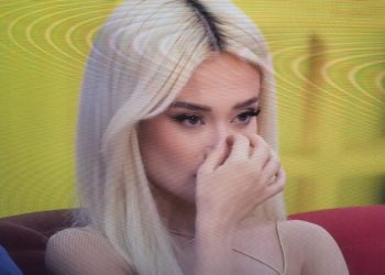 A ka histori dashurie me Amosin? Dea tregohet misterioze!