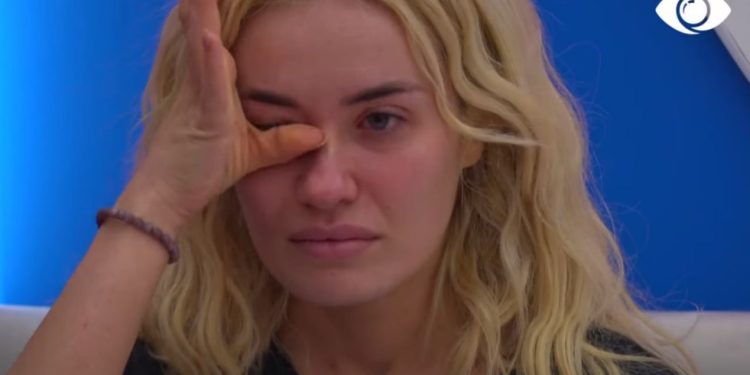 “E pashë në ëndërr”/ Dea qan për largimin e Amosit