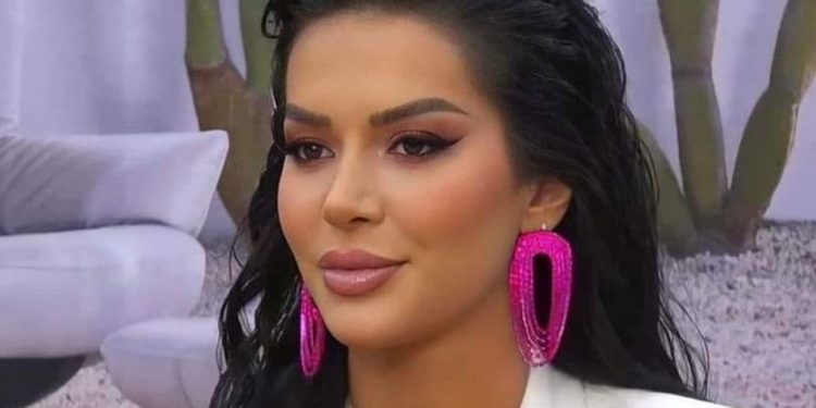 Shumë i njohur për mediat dhe publikun! Në një lidhje dashurie, nuk do ta besoni kush qenka i dashuri i Efit që u komentua gjerësisht