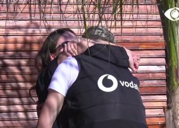 Afirmitet mes Luizit dhe Kiarës, kërkojnë një vend pa kamera për tu puthur (Video)