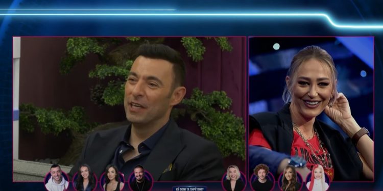 Anita pyetje “me spec” për Vedatin: Vërtet puthjen e parë e ke bërë me gruan tënde?