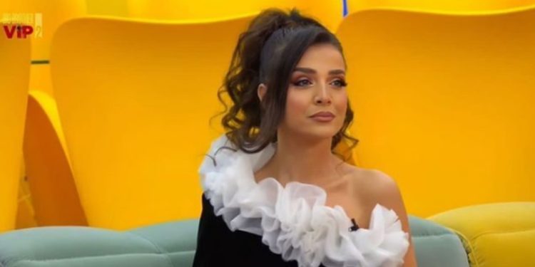 Tha se ka dashuruar 77-vjeçarin, “Arusha” i kthehet keq Diolës: Çfarë do të thonë vajzat e tua?